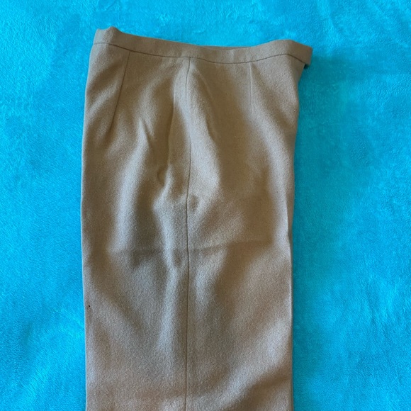 Caramel Hair Women’s Suit Set - Picture 10 of 16